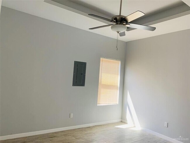 Building Photo - 3903 Valeria St