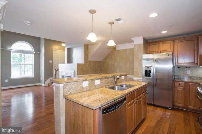 Building Photo - 15426 Rosemont Manor Dr