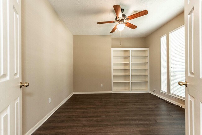 Building Photo - 2608 Leroy St