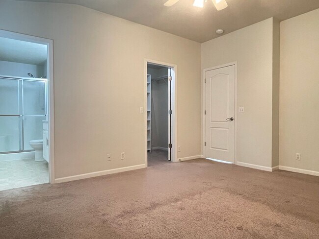 Building Photo - Comfortable 3-Bedroom Home in Desirable Millard West Area - $2,095