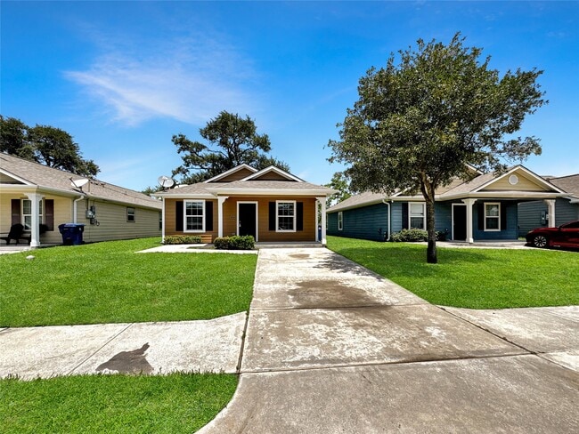 Building Photo - 7426 Blue Jay Dr