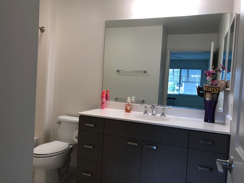 Building Photo - 33 Kihalani St