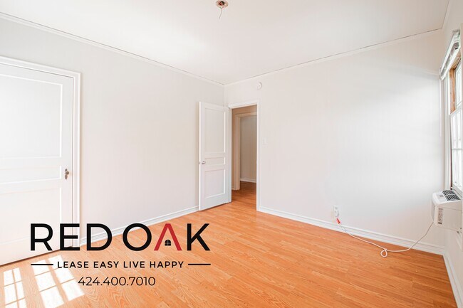 Building Photo - 1828-1850 N Edgemont Street