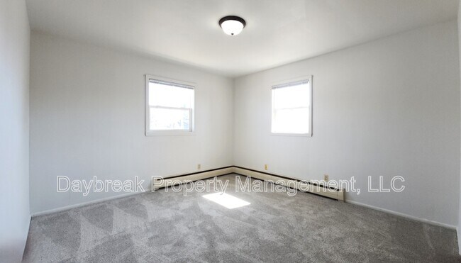 Building Photo - 2913 8th St N