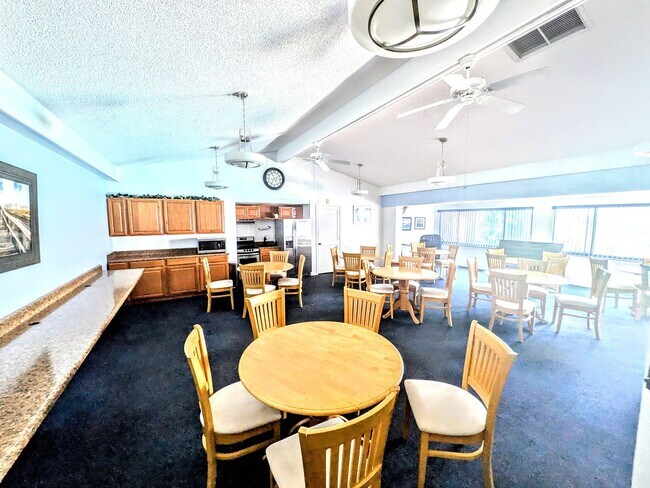 Building Photo - LEASE PENDING Annual/Seasonal turnkey furnished 2/2 end townhome in waterfront community by Siest...