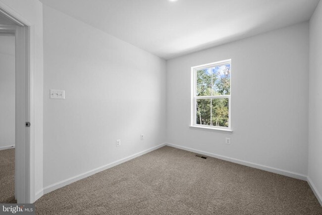 Building Photo - 8263 Longford Rd