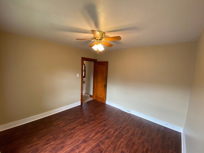 Building Photo - Two Bedroom Home on Marland Heights