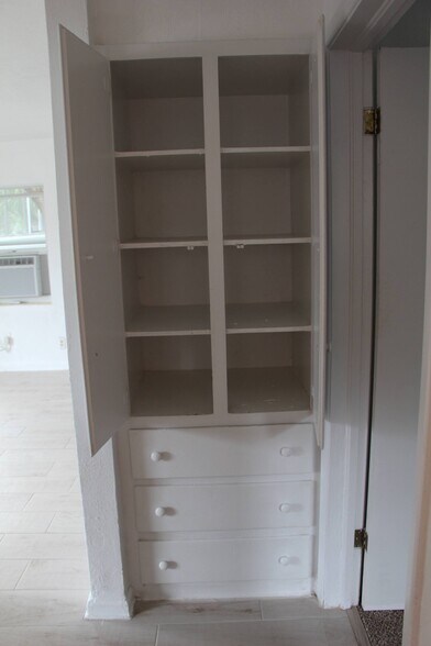 Building Photo - 121 Ariana St