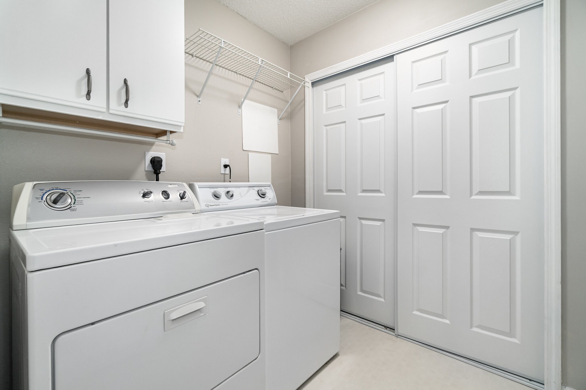 Building Photo - 1030 Loch Vail