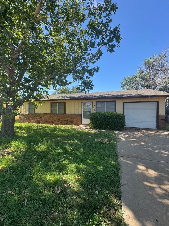 Building Photo - Charming 3-Bedroom Home with Spacious Layo...