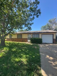 Building Photo - Charming 3-Bedroom Home with Spacious Layo...