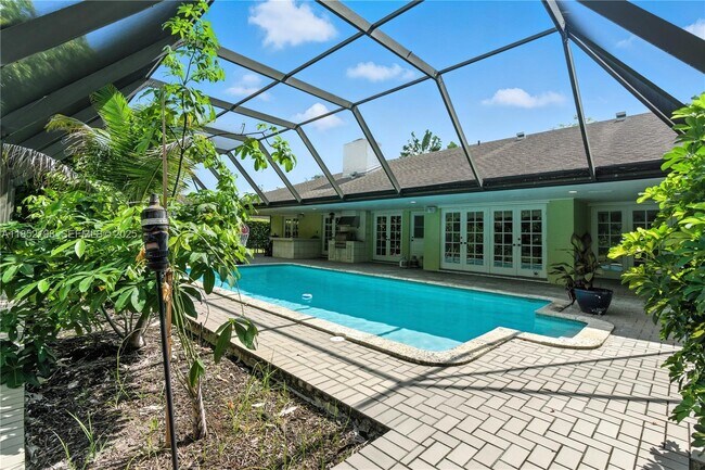 Building Photo - 17900 SW 77th Ave