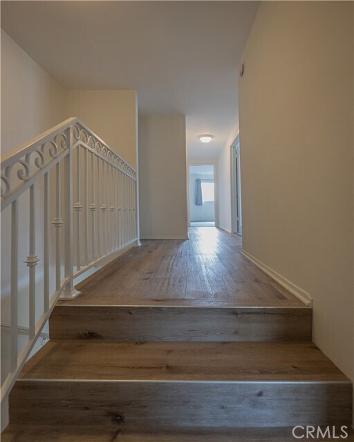 Building Photo - 423 2nd St