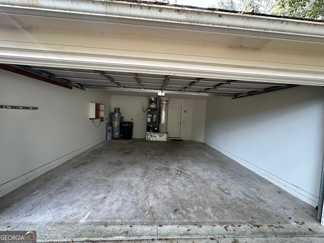 Building Photo - 104 St Helena Ct