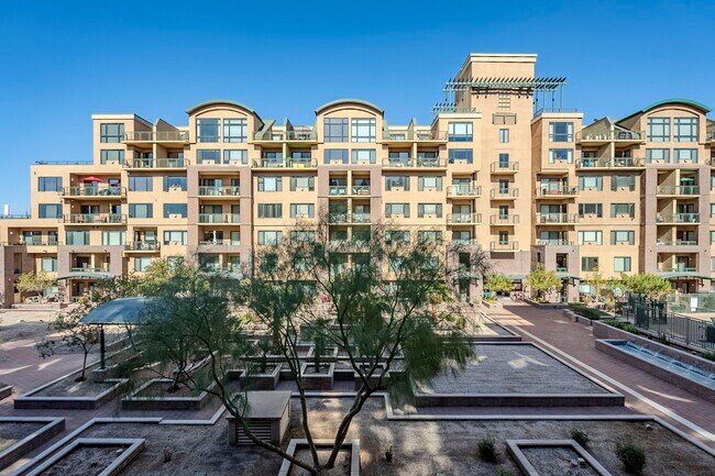 Building Photo - 16 W Encanto Blvd