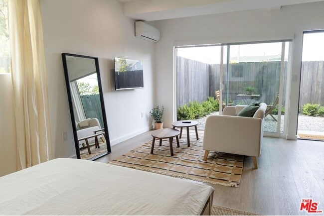 Building Photo - 623 Mariposa Ave