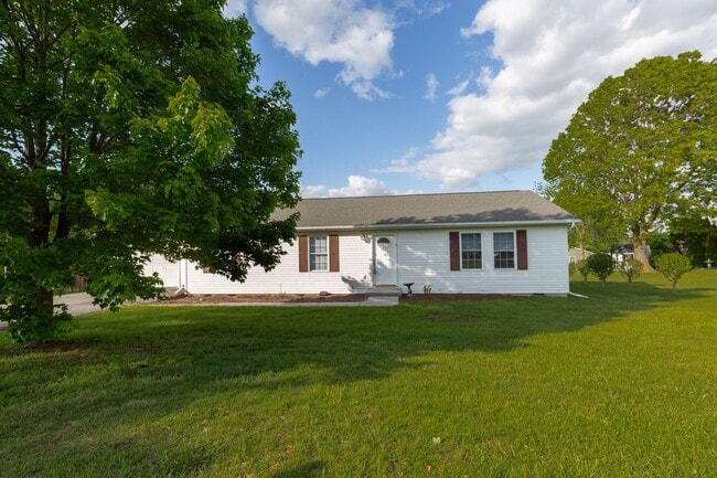 Building Photo - 3 bed/2 bath Single Family Home in Martins...