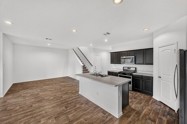 Building Photo - 5118 Dove Hl Ln
