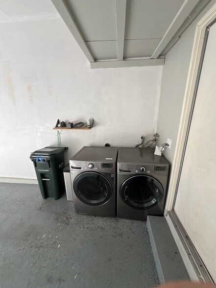 Laundry included - 183 Via Colinas