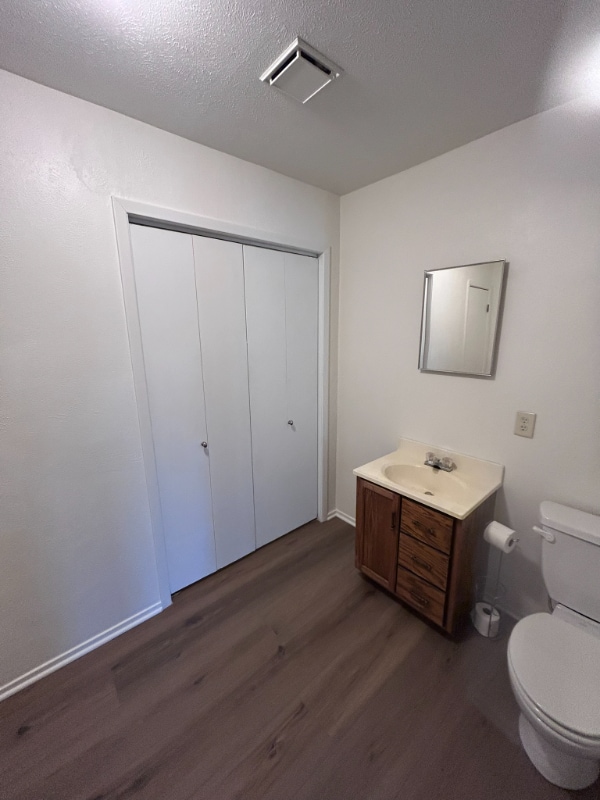 Building Photo - 902 Walnut St