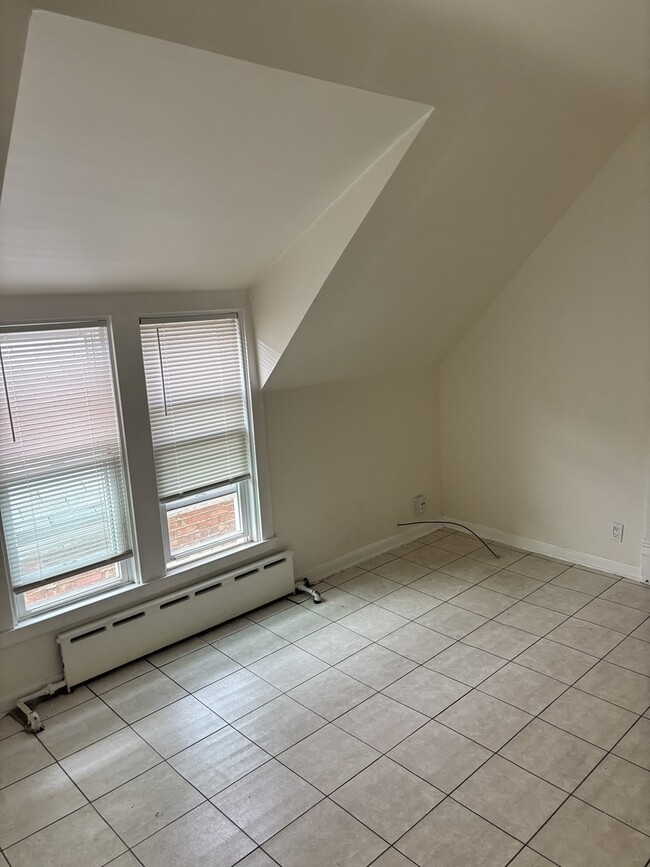 Building Photo - 2223 N La Crosse Ave