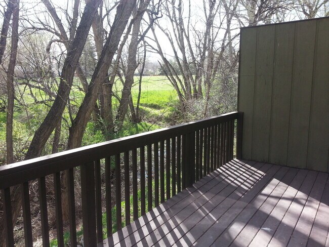 Building Photo - 1603 Cottonwood Dr