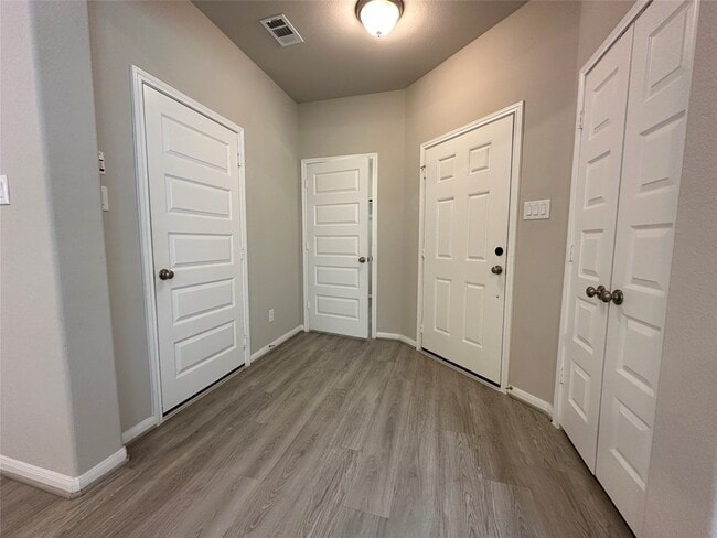 Building Photo - 10419 Astor Pt Trl