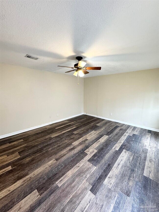 Building Photo - 9037 El Matador Dr