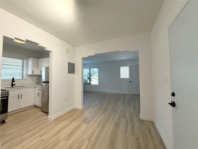 Building Photo - 641 10th St