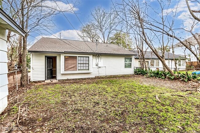 Building Photo - 4137 Woodfin St