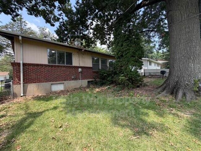 Building Photo - 11050 Linnell Dr