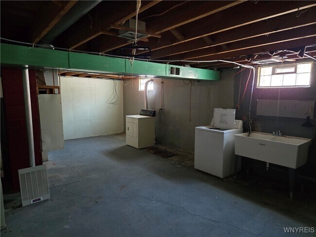 Building Photo - 39 Lennox Ave