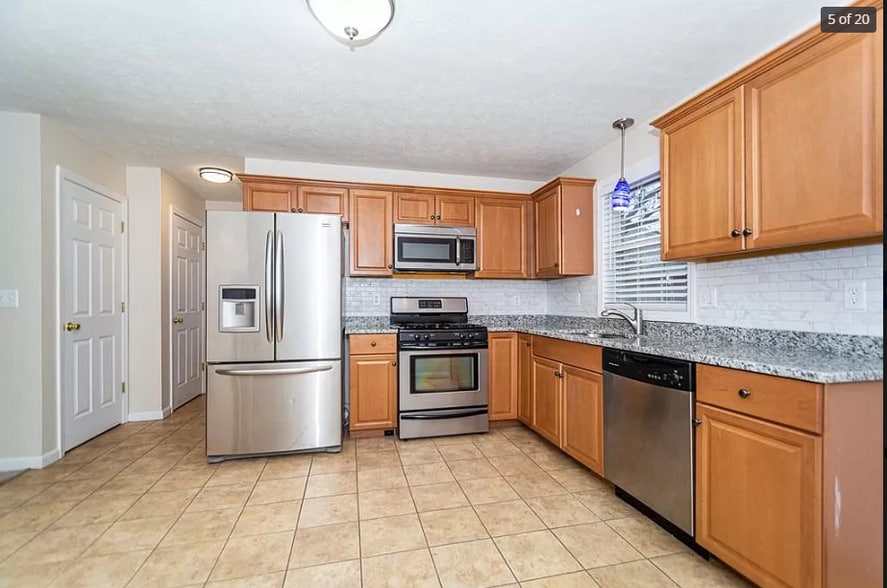 Building Photo - 1016 Middlesex St