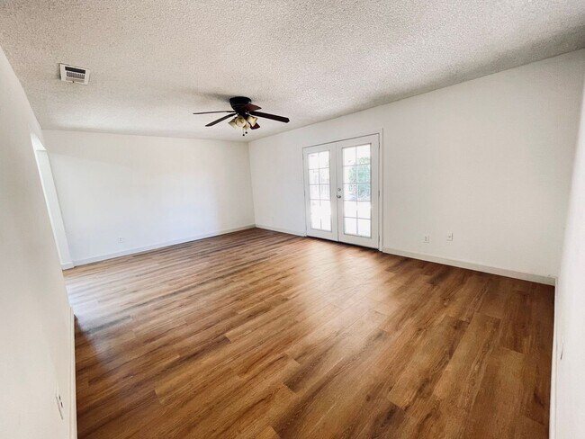 Building Photo - WELCOME TO YOUR NEXT CHAPTER IN FRESNO!