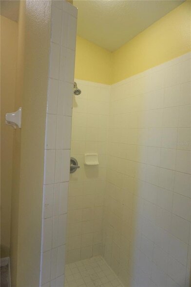 Building Photo - 2612 Daffadil Terrace