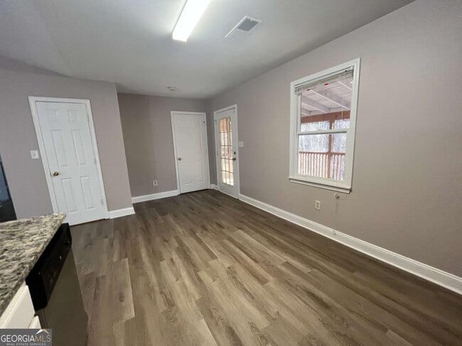 Building Photo - 100 Fair Oaks Dr