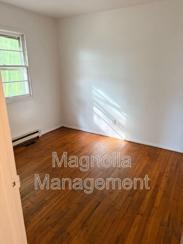 Building Photo - 820 Arrow St