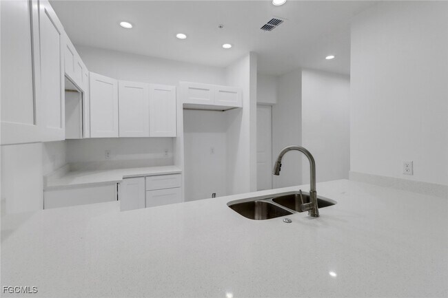 Building Photo - 1802 Samantha Gayle Wy