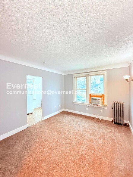 Building Photo - 8000 Pilgrim St