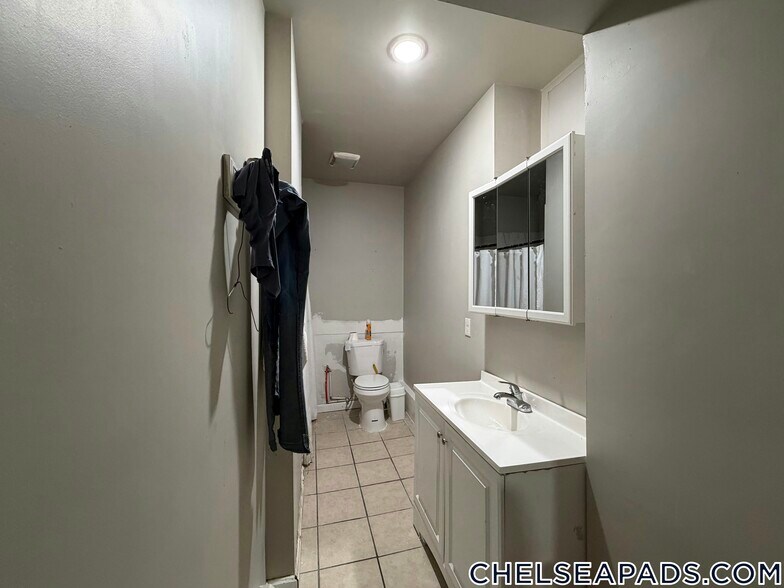 Building Photo - 4 Lafayette Ave