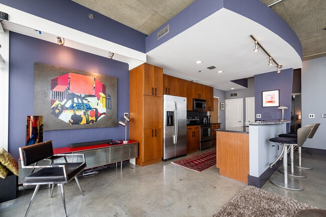 Building Photo - 943 Peachtree St NE