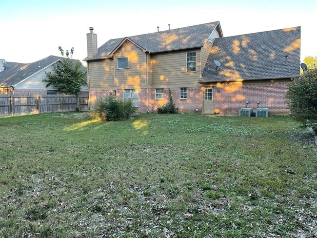 Building Photo - 1335 Milestone Cir