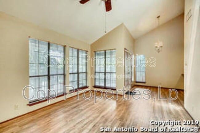 Building Photo - 8633 Datapoint Dr