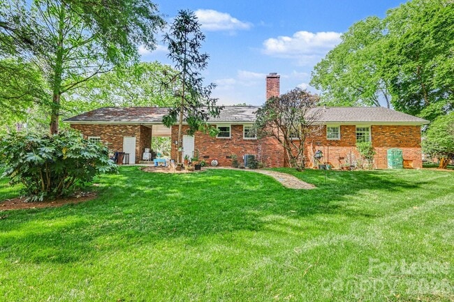 Building Photo - 2120 Rocky Knoll Dr