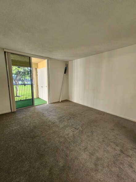 Building Photo - 3341 NW 47th Ter