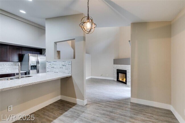 Building Photo - LOCATED IN GATED COMMUNITY JUST MINUTES FR...