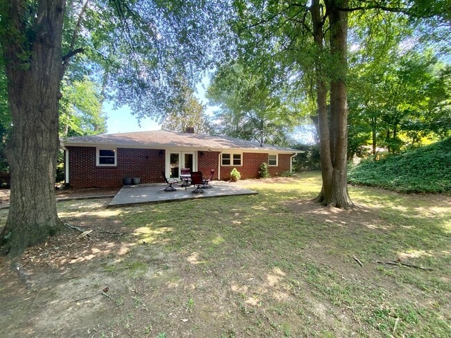 Building Photo - 129 Freedom Dr