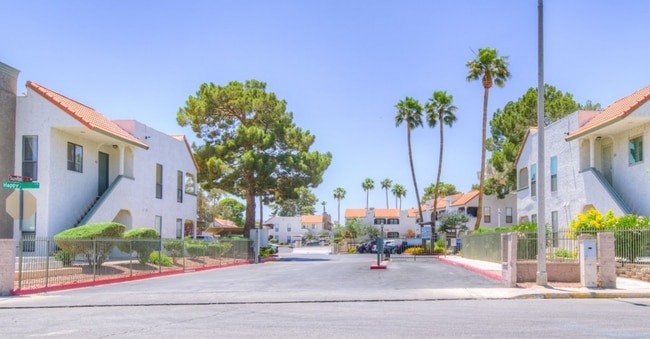 Building Photo - 2112 Sunfish Dr