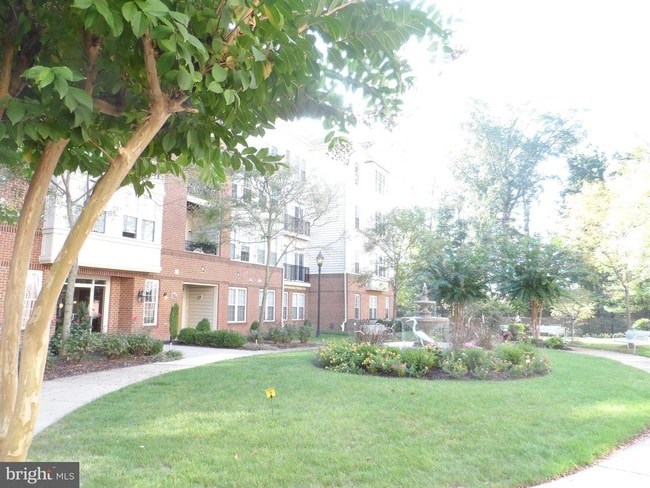 Building Photo - 2520 Kensington Gardens