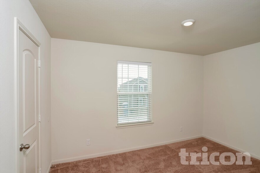 Building Photo - 11031 Chatham Ct